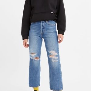 NWT Women’s Levi rib cage Straight ankle size 30 x 27 buttonfly